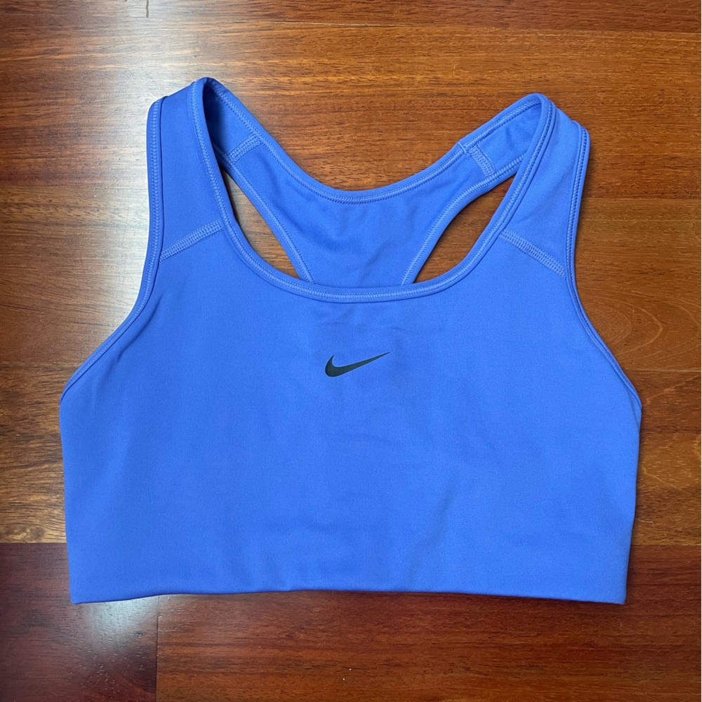 Nike Dri-Fit Swoosh Sports Bra